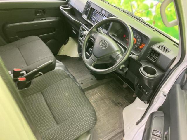 ハイゼットカーゴ デラックスＳＡ３　新品タイヤ／スマートアシスト（トヨタ・ダイハツ）／車線逸脱防止支援システム／ヘッドランプ　ＬＥＤ／Ｂｌｕｅｔｏｏｔｈ接続／ＥＢＤ付ＡＢＳ／横滑り防止装置／アイドリングストップ／エアバッグ　運転席（4枚目）