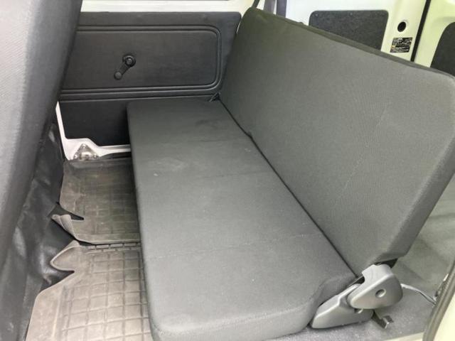 ハイゼットカーゴ デラックスＳＡ３　新品タイヤ／スマートアシスト（トヨタ・ダイハツ）／車線逸脱防止支援システム／ヘッドランプ　ＬＥＤ／Ｂｌｕｅｔｏｏｔｈ接続／ＥＢＤ付ＡＢＳ／横滑り防止装置／アイドリングストップ／エアバッグ　運転席（7枚目）