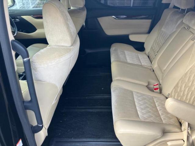 アルファード Ｇ　新品タイヤ／純正エアロ／純正　９インチ　ＳＤナビ／フリップダウンモニター／両側電動スライドドア／シート　ハーフレザー／ドライブレコーダー　社外／ヘッドランプ　ＨＩＤ／Ｂｌｕｅｔｏｏｔｈ接続／ＥＴＣ（7枚目）