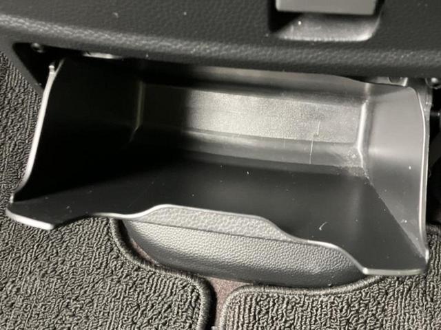 N-BOXカスタム G・Lターボホンダセンシング 新品タイヤ/保証書/純正 8インチ SDナビ/ホンダセンシング/両側電動スライドドア/車線逸脱防止支援システム/シート ハーフレザー/ヘッドランプ LED/Bluetooth接続/ETC DVD再生(32枚目)