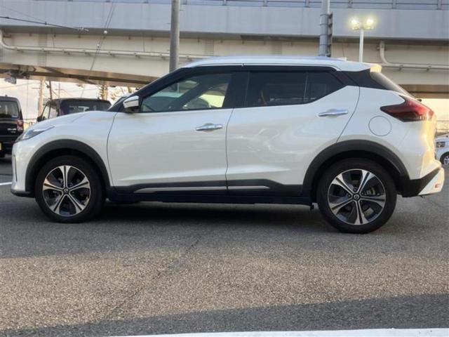 キックス Ｘツートーンインテリアエディション　保証書／純正　９インチ　ＳＤナビ／インテリジェントルームミラー／衝突安全装置／シートヒーター／アラウンドビューモニター／車線逸脱防止支援システム／シート　合皮／プロパイロット／ドライブレコーダー　前後（2枚目）