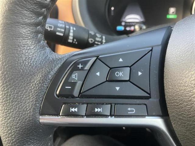 キックス Ｘツートーンインテリアエディション　保証書／純正　９インチ　ＳＤナビ／インテリジェントルームミラー／衝突安全装置／シートヒーター／アラウンドビューモニター／車線逸脱防止支援システム／シート　合皮／プロパイロット／ドライブレコーダー　前後（14枚目）