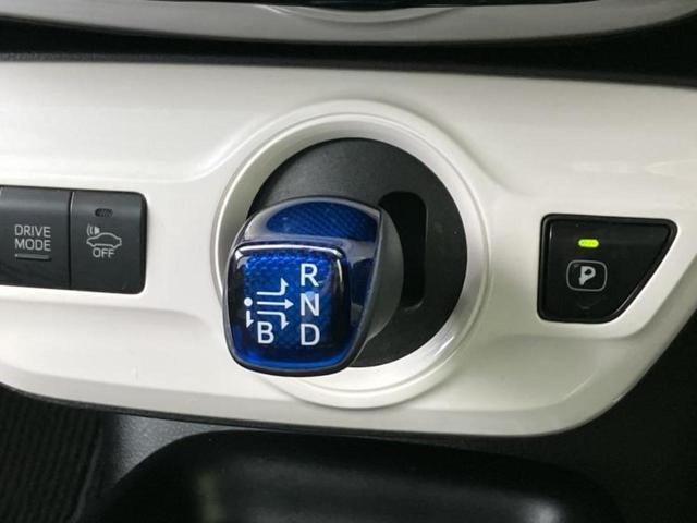 プリウス S 新品タイヤ/保証書/純正 SDナビ/ヘッドランプ LED/Bluetooth接続/ETC/EBD付ABS/横滑り防止装置/アイドリングストップ/ワンセグTV/エアバッグ 運転席/エアバッグ 助手席(18枚目)