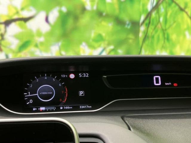 セレナ ハイウェイスターＶ　保証書／純正　１０インチ　ＳＤナビ／フリップダウンモニター　純正　１１インチ／インテリジェントルームミラー／衝突安全装置／両側電動スライドドア／アラウンドビューモニター／車線逸脱防止支援システム（14枚目）