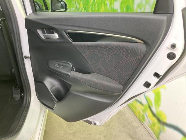 フィットハイブリッド ハイブリッド・Ｓパッケージ　保証書／純正　９インチ　ＳＤナビ／Ｂｌｕｅｔｏｏｔｈ接続／ＥＴＣ／ＥＢＤ付ＡＢＳ／横滑り防止装置／アイドリングストップ／バックモニター／ワンセグＴＶ／ＤＶＤ／エアバッグ　運転席／エアバッグ　助手席（20枚目）