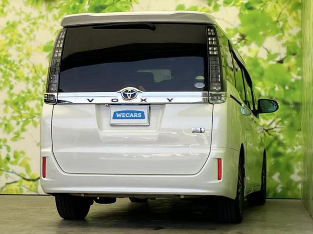 ヴォクシー ハイブリッドV 新品タイヤ/社外 9インチ SDナビ/フリップダウンモニター 社外 10.1インチ/両側電動スライドドア/シートヒーター/ヘッドランプ LED/Bluetooth接続/ETC/EBD付ABS(3枚目)