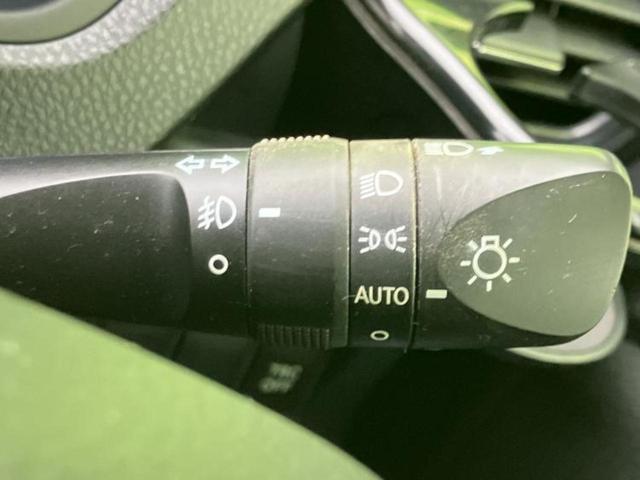 ヴォクシー ハイブリッドV 新品タイヤ/社外 9インチ SDナビ/フリップダウンモニター 社外 10.1インチ/両側電動スライドドア/シートヒーター/ヘッドランプ LED/Bluetooth接続/ETC/EBD付ABS(15枚目)