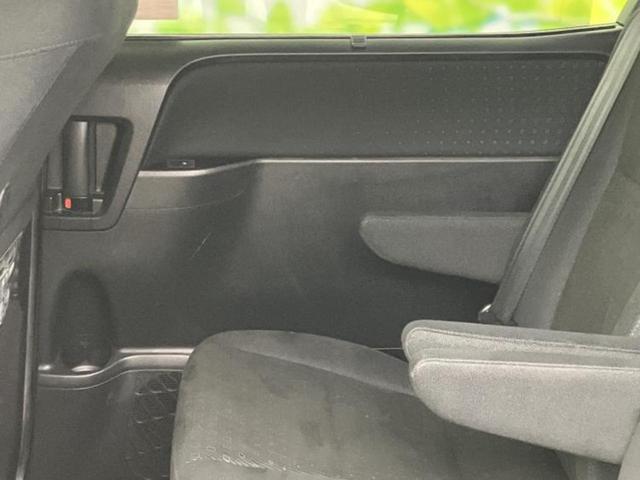 ヴォクシー ハイブリッドV 新品タイヤ/社外 9インチ SDナビ/フリップダウンモニター 社外 10.1インチ/両側電動スライドドア/シートヒーター/ヘッドランプ LED/Bluetooth接続/ETC/EBD付ABS(24枚目)