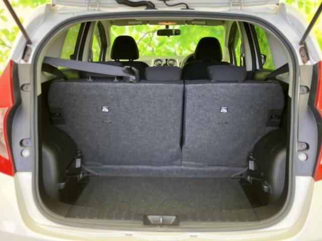 ノート Ｘ　ＤＩＧ－Ｓ　新品タイヤ／社外　ＳＤナビ／ヘッドランプ　ＨＩＤ／Ｂｌｕｅｔｏｏｔｈ接続／ＥＴＣ／ＥＢＤ付ＡＢＳ／アイドリングストップ／ワンセグＴＶ／ＤＶＤ／エアバッグ　運転席／エアバッグ　助手席　ＤＶＤ再生（8枚目）