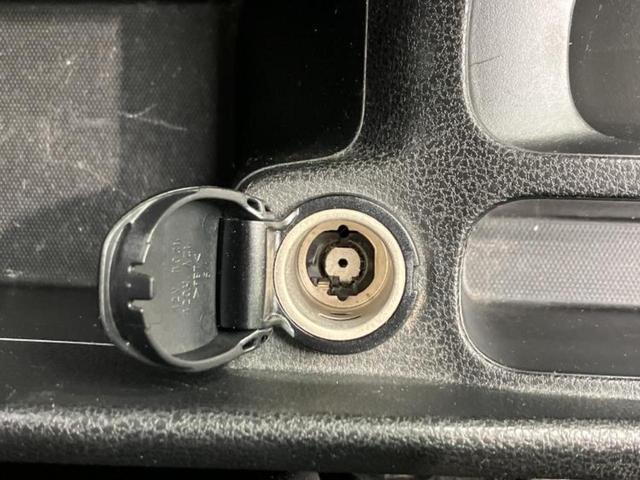 ノート Ｘ　ＤＩＧ－Ｓ　新品タイヤ／社外　ＳＤナビ／ヘッドランプ　ＨＩＤ／Ｂｌｕｅｔｏｏｔｈ接続／ＥＴＣ／ＥＢＤ付ＡＢＳ／アイドリングストップ／ワンセグＴＶ／ＤＶＤ／エアバッグ　運転席／エアバッグ　助手席　ＤＶＤ再生（33枚目）