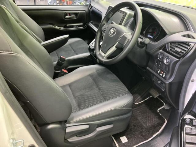 ヴォクシー ＺＳキラメキ３　新品タイヤ／保証書／純正　１０インチ　ＳＤナビ／フリップダウンモニター　純正　１２．８インチ／衝突安全装置／両側電動スライドドア／車線逸脱防止支援システム／シート　ハーフレザー　衝突被害軽減システム（4枚目）