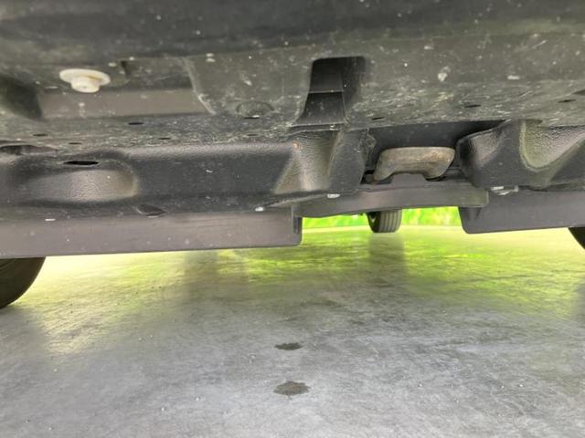 ヴォクシー ＺＳキラメキ３　新品タイヤ／保証書／純正　１０インチ　ＳＤナビ／フリップダウンモニター　純正　１２．８インチ／衝突安全装置／両側電動スライドドア／車線逸脱防止支援システム／シート　ハーフレザー　衝突被害軽減システム（45枚目）