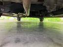 車両前方側の下廻り画像です。エンジン付近から車両中央部までの状態を確認いただけます。◆ご購入前に気になる下廻りの様子を把握したい方は、店頭スタッフまでお問い合わせ下さい。
