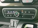 快適な車内空間をキープ。操作しやすいエアコンコントロールで、常に最適な温度を保てます。