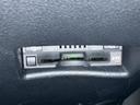 ETC車載器を備えており、ETCカードを利用した料金所の通過に活用できます。料金所での支払いをスムーズにしたい方に便利な装備で、高速道路を利用する機会のある方にもおすすめです。