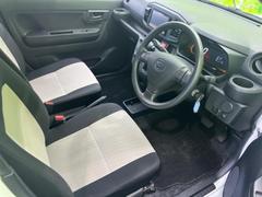 「この車の写真をもっと見たい」「状態が気になる」「この装備はついている？」どんな小さな疑問でもお気軽にお問い合わせください！ 4