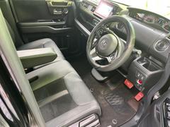 「この車の写真をもっと見たい」「状態が気になる」「この装備はついている？」どんな小さな疑問でもお気軽にお問い合わせください！ 4