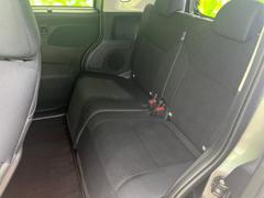 ＷＥＣＡＲＳでは各商談席に大型モニターをご用意しております！見やすい大画面でゆったりと全国の在庫をご覧いただけます！是非ご来店お待ちしております！ 7