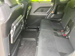 ＷＥＣＡＲＳでは各商談席に大型モニターをご用意しております！見やすい大画面でゆったりと全国の在庫をご覧いただけます！是非ご来店お待ちしております！ 7