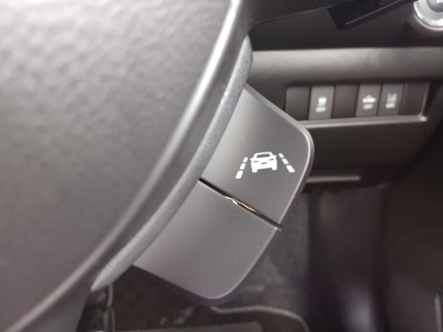 スポーツ ヘッドランプ HID/EBD付ABS/横滑り防止装置/クルーズコントロール/エアバッグ 運転席/エアバッグ 助手席/アルミホイール 純正 17インチ/パワーウインドウ/エンジンスタートボタン 禁煙車(28枚目)