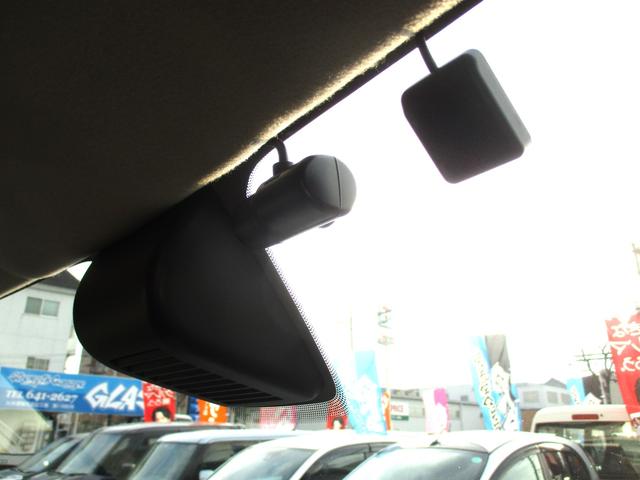 ����̎��̂�g���u���ɂ����S�́w�O���h���C�u���R�[�_�[�x������