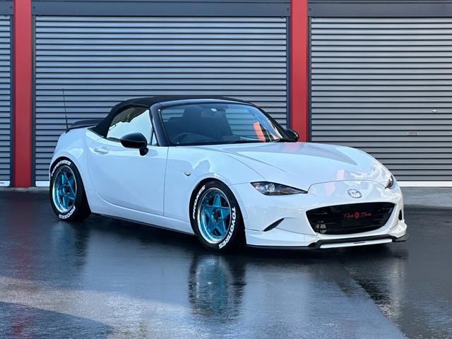 ロードスター Ｓスペシャルパッケージ　ＫＥＮＳＴＹＬＥエアロ　フジツボ４本出しマフラー　ＴＥＩＮ車高調　カーボンリアウイング　シャレンスター１６ＡＷ　イエローキャリパー　純正ナビ　ＥＴＣ　ＬＥＤヘッドランプ　パドルシフト　スマートキー（7枚目）