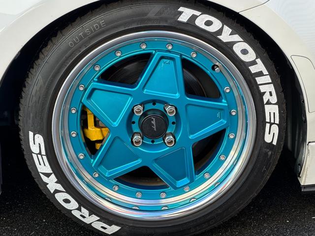 ロードスター Ｓスペシャルパッケージ　ＫＥＮＳＴＹＬＥエアロ　フジツボ４本出しマフラー　ＴＥＩＮ車高調　カーボンリアウイング　シャレンスター１６ＡＷ　イエローキャリパー　純正ナビ　ＥＴＣ　ＬＥＤヘッドランプ　パドルシフト　スマートキー（30枚目）
