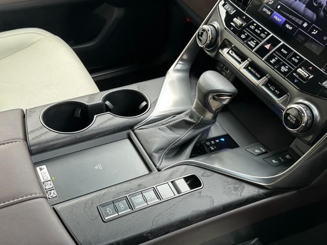 ＬＸ ＬＸ６００　ＳＲ　リアエンター　マークレビンソン　モデリスタエアロＰＫＧ　ＯＰ２２ｉｎＡＷ　クールＢＯＸ　おくだけ充電　全周囲カメラ　デジタルミラー　白革　ベンチレーションシート　パワーバックドア　ＢＳＭ　ＨＵＤ（22枚目）