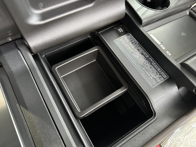 ＬＸ ＬＸ６００　ＳＲ　リアエンター　マークレビンソン　モデリスタエアロＰＫＧ　ＯＰ２２ｉｎＡＷ　クールＢＯＸ　おくだけ充電　全周囲カメラ　デジタルミラー　白革　ベンチレーションシート　パワーバックドア　ＢＳＭ　ＨＵＤ（23枚目）