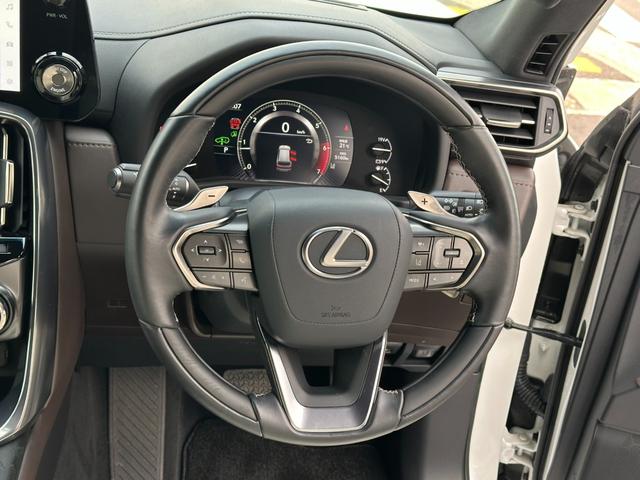ＬＸ ＬＸ６００　ＳＲ　リアエンター　マークレビンソン　モデリスタエアロＰＫＧ　ＯＰ２２ｉｎＡＷ　クールＢＯＸ　おくだけ充電　全周囲カメラ　デジタルミラー　白革　ベンチレーションシート　パワーバックドア　ＢＳＭ　ＨＵＤ（30枚目）