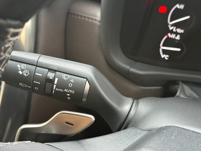 ＬＸ ＬＸ６００　ＳＲ　リアエンター　マークレビンソン　モデリスタエアロＰＫＧ　ＯＰ２２ｉｎＡＷ　クールＢＯＸ　おくだけ充電　全周囲カメラ　デジタルミラー　白革　ベンチレーションシート　パワーバックドア　ＢＳＭ　ＨＵＤ（31枚目）