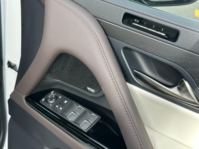 ＬＸ ＬＸ６００　ＳＲ　リアエンター　マークレビンソン　モデリスタエアロＰＫＧ　ＯＰ２２ｉｎＡＷ　クールＢＯＸ　おくだけ充電　全周囲カメラ　デジタルミラー　白革　ベンチレーションシート　パワーバックドア　ＢＳＭ　ＨＵＤ（33枚目）