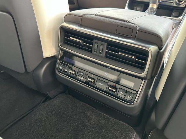 ＬＸ ＬＸ６００　ＳＲ　リアエンター　マークレビンソン　モデリスタエアロＰＫＧ　ＯＰ２２ｉｎＡＷ　クールＢＯＸ　おくだけ充電　全周囲カメラ　デジタルミラー　白革　ベンチレーションシート　パワーバックドア　ＢＳＭ　ＨＵＤ（35枚目）