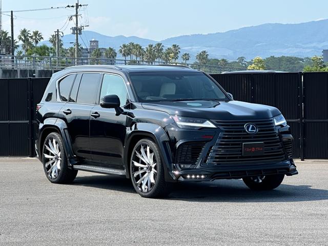 ＬＸ ＬＸ６００　オフロード　ＳＲ　リアエンター　マークレビンソン　ＷＡＬＤエアロ＆２４ｉｎＡＷ　別体型ディスクプレイヤー　おくだけ充電　全周囲カメラ　デジタルミラー　白革　ベンチレーションシート　パワーバックドア　ＢＳＭ　ＨＵＤ（7枚目）