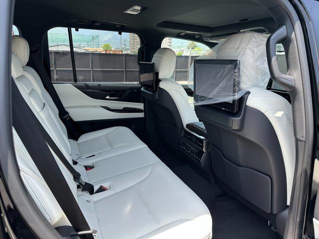 ＬＸ ＬＸ６００　オフロード　ＳＲ　リアエンター　マークレビンソン　ＷＡＬＤエアロ＆２４ｉｎＡＷ　別体型ディスクプレイヤー　おくだけ充電　全周囲カメラ　デジタルミラー　白革　ベンチレーションシート　パワーバックドア　ＢＳＭ　ＨＵＤ（19枚目）