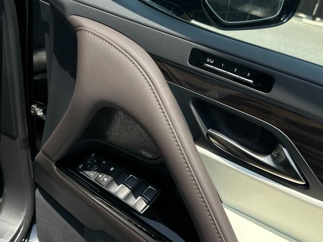 ＬＸ ＬＸ６００　オフロード　ＳＲ　リアエンター　マークレビンソン　ＷＡＬＤエアロ＆２４ｉｎＡＷ　別体型ディスクプレイヤー　おくだけ充電　全周囲カメラ　デジタルミラー　白革　ベンチレーションシート　パワーバックドア　ＢＳＭ　ＨＵＤ（28枚目）