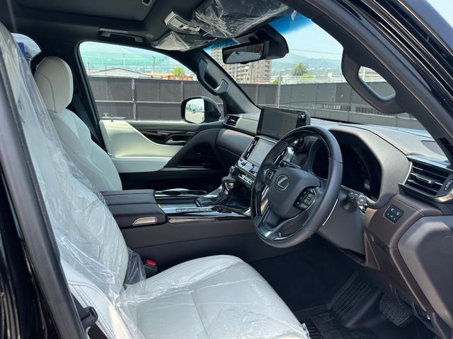 ＬＸ ＬＸ６００　オフロード　ＳＲ　リアエンター　マークレビンソン　ＷＡＬＤエアロ＆２４ｉｎＡＷ　別体型ディスクプレイヤー　おくだけ充電　全周囲カメラ　デジタルミラー　白革　ベンチレーションシート　パワーバックドア　ＢＳＭ　ＨＵＤ（33枚目）