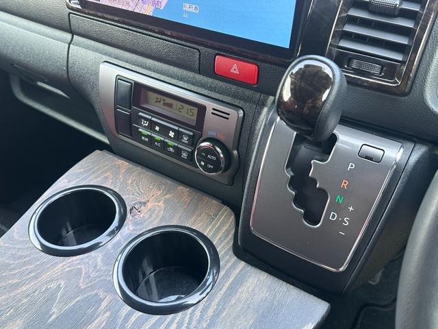 ハイエースバン スーパーＧＬ　ダークプライムＩＩ　全周囲カメラ　デジタルミラー　両側電動スライドドア　ＯＰエアロ　１０型ナビＴＶ　社外ボンネット＆オーバーフェンダー＆テール＆マフラーカッター＆１８ｉｎＡＷ　ローダウン　前後ドラレコ　シートカバー（26枚目）