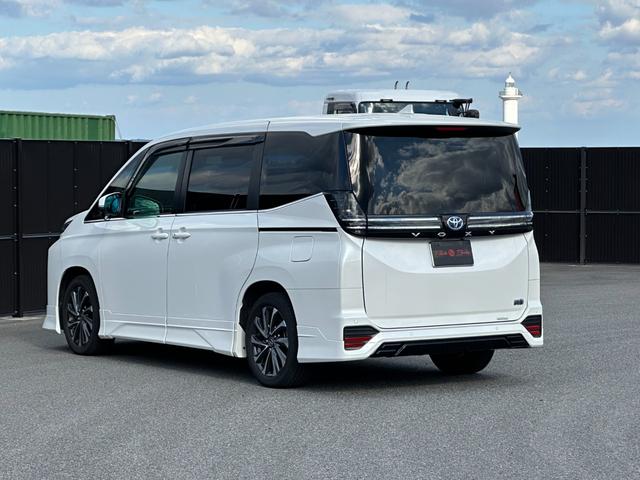 ヴォクシー ハイブリッドS-Z GRエアロキット 快適利便パッケージ OP10.5型ナビTV DVD再生 OPプロジェクター式LEDライト BSM アドバンストドライブ パワースライドドア 両側電動スライドドア 前後シートヒーター(5枚目)