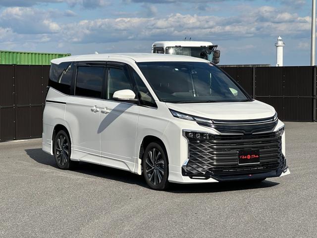 ヴォクシー ハイブリッドS-Z GRエアロキット 快適利便パッケージ OP10.5型ナビTV DVD再生 OPプロジェクター式LEDライト BSM アドバンストドライブ パワースライドドア 両側電動スライドドア 前後シートヒーター(7枚目)