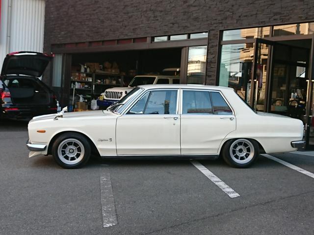 スカイライン 　２０００ＧＴ　ハコスカ　４ドア　記録簿３１年間１８枚あり　４４ｙ分割グリル　４５ｙワンテール　ソレックス　タコ足　デュアルマフラー　ハヤシ１４インチ　チンスポ（3枚目）