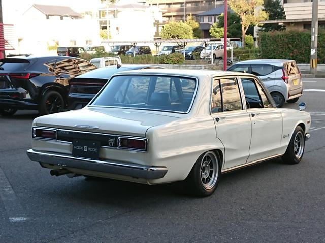 スカイライン 　２０００ＧＴ　ハコスカ　４ドア　記録簿３１年間１８枚あり　４４ｙ分割グリル　４５ｙワンテール　ソレックス　タコ足　デュアルマフラー　ハヤシ１４インチ　チンスポ（7枚目）