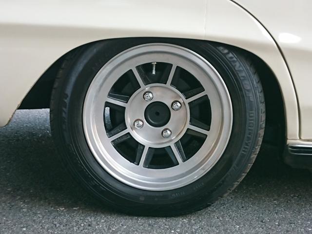 スカイライン 　２０００ＧＴ　ハコスカ　４ドア　記録簿３１年間１８枚あり　４４ｙ分割グリル　４５ｙワンテール　ソレックス　タコ足　デュアルマフラー　ハヤシ１４インチ　チンスポ（13枚目）