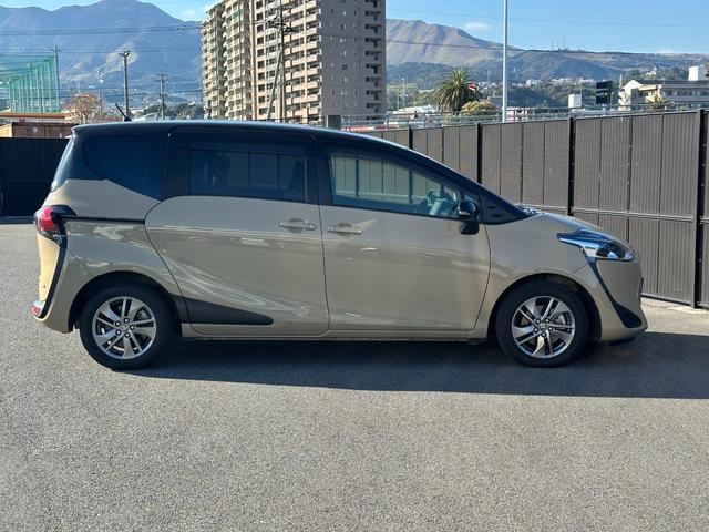 シエンタ ハイブリッド　ファンベースＧ　クエロ　全周囲カメラ　純正９型ナビＴＶ　ＯＰ１５ｉｎＡＷ　両側電動スライドドア　ステア＆シートヒーター　ＬＥＤランプＰＫＧ　トヨタセーフティセンス　パーキングサポートブレーキ　ドラレコ　ＥＴＣ　ハーフレザー（9枚目）