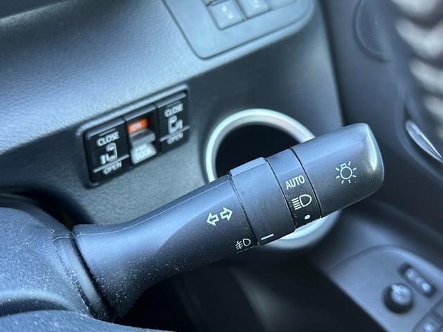 シエンタ ハイブリッド　ファンベースＧ　クエロ　全周囲カメラ　純正９型ナビＴＶ　ＯＰ１５ｉｎＡＷ　両側電動スライドドア　ステア＆シートヒーター　ＬＥＤランプＰＫＧ　トヨタセーフティセンス　パーキングサポートブレーキ　ドラレコ　ＥＴＣ　ハーフレザー（25枚目）