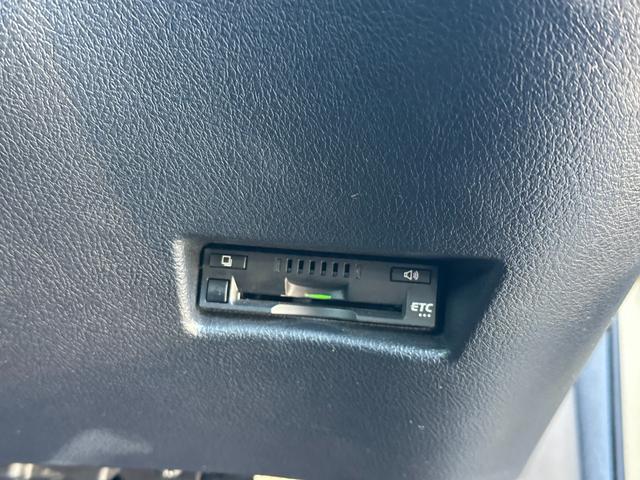 シエンタ ハイブリッド　ファンベースＧ　クエロ　全周囲カメラ　純正９型ナビＴＶ　ＯＰ１５ｉｎＡＷ　両側電動スライドドア　ステア＆シートヒーター　ＬＥＤランプＰＫＧ　トヨタセーフティセンス　パーキングサポートブレーキ　ドラレコ　ＥＴＣ　ハーフレザー（29枚目）