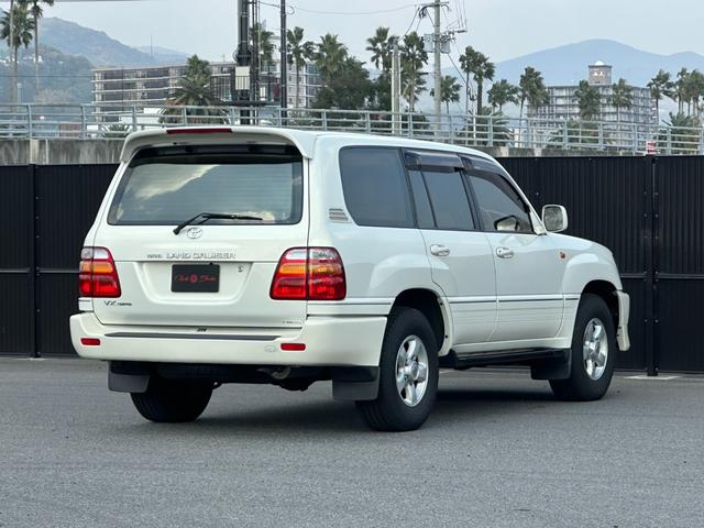 ランドクルーザー１００ ＶＸリミテッド　４．２Ｌディーゼルターボ　ＳＲ　純正ナビ　ウッドコンビステア　純正アルミホイール　シートカバー　クルーズコントロール　電動格納ドアミラー　ヘッドライトウォッシャー（11枚目）
