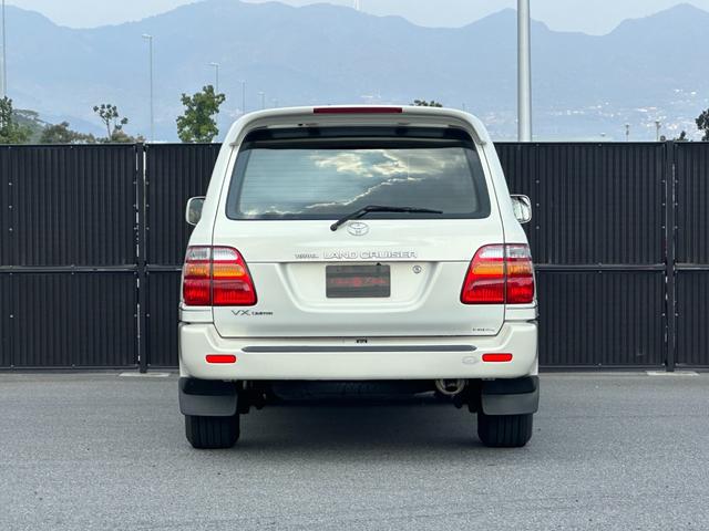 ランドクルーザー１００ ＶＸリミテッド　４．２Ｌディーゼルターボ　ＳＲ　純正ナビ　ウッドコンビステア　純正アルミホイール　シートカバー　クルーズコントロール　電動格納ドアミラー　ヘッドライトウォッシャー（13枚目）