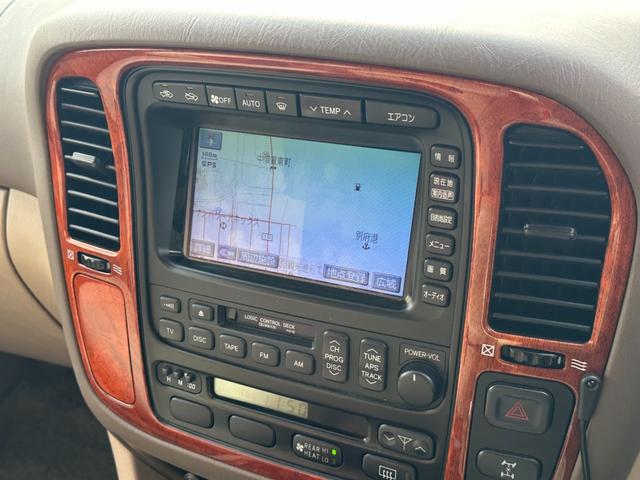 ランドクルーザー１００ ＶＸリミテッド　４．２Ｌディーゼルターボ　ＳＲ　純正ナビ　ウッドコンビステア　純正アルミホイール　シートカバー　クルーズコントロール　電動格納ドアミラー　ヘッドライトウォッシャー（17枚目）