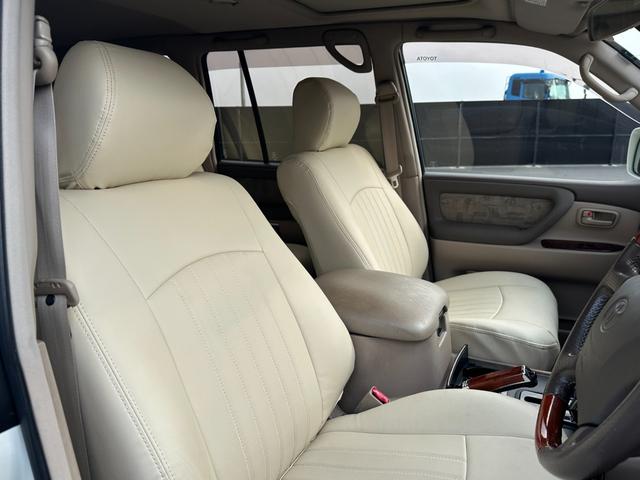 ランドクルーザー１００ ＶＸリミテッド　４．２Ｌディーゼルターボ　ＳＲ　純正ナビ　ウッドコンビステア　純正アルミホイール　シートカバー　クルーズコントロール　電動格納ドアミラー　ヘッドライトウォッシャー（18枚目）